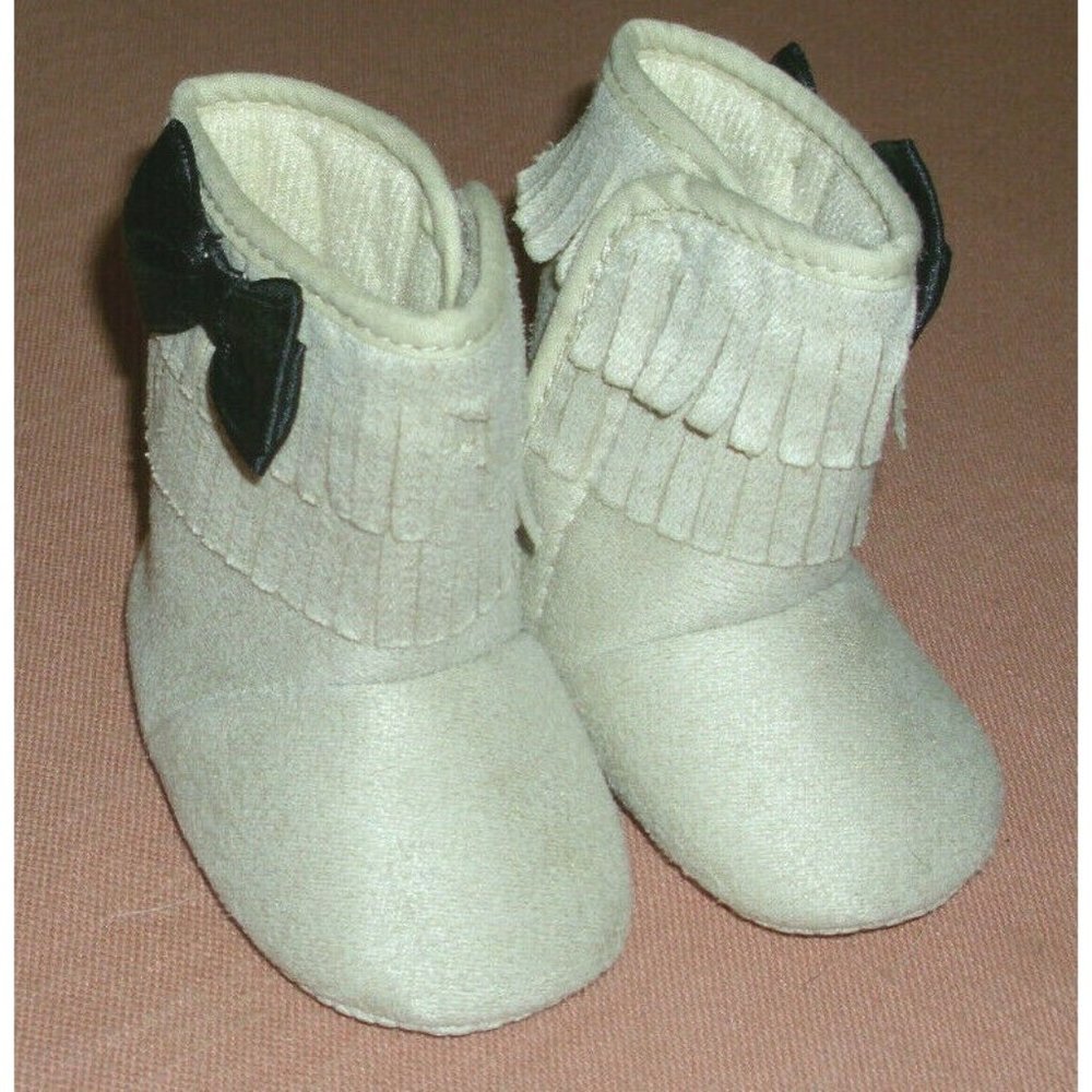 TEENY TOES Infant Baby Girls / Mocasins w/ fringe. Size 0-12 months